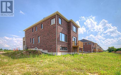 100 Moss Drive, Cambridge, ON - Outdoor