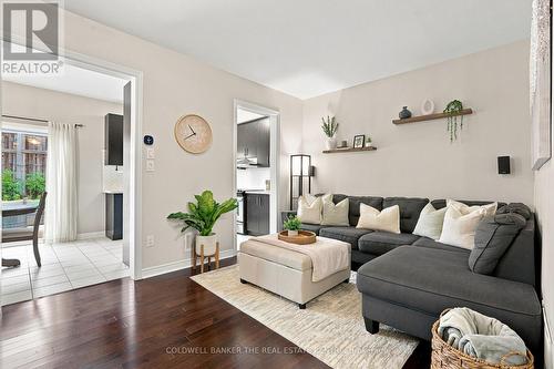 46 Pearcey Crescent, Barrie, ON - Indoor Photo Showing Living Room