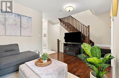 46 Pearcey Crescent, Barrie, ON - Indoor Photo Showing Living Room
