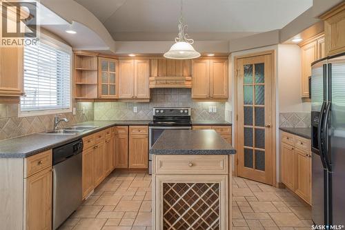 226 Horlick Crescent, Saskatoon, SK - Indoor Photo Showing Kitchen With Stainless Steel Kitchen With Double Sink