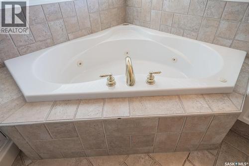 226 Horlick Crescent, Saskatoon, SK - Indoor Photo Showing Bathroom