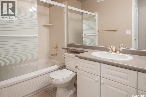 226 Horlick Crescent, Saskatoon, SK - Indoor Photo Showing Bathroom