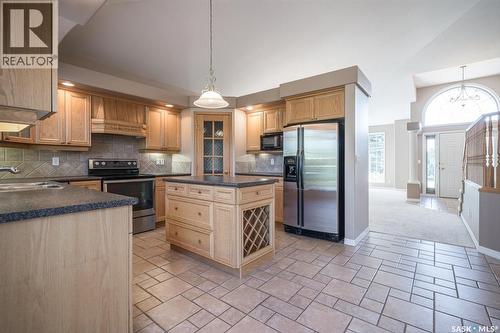 226 Horlick Crescent, Saskatoon, SK - Indoor Photo Showing Kitchen With Stainless Steel Kitchen
