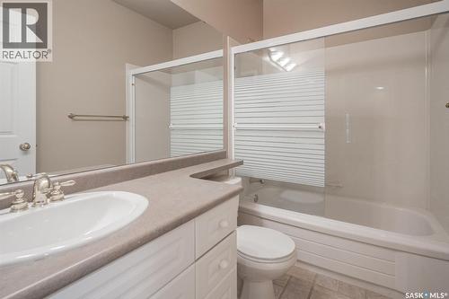 226 Horlick Crescent, Saskatoon, SK - Indoor Photo Showing Bathroom