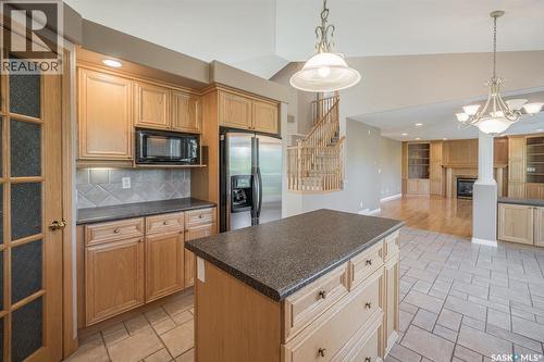 226 Horlick Crescent, Saskatoon, SK - Indoor Photo Showing Kitchen