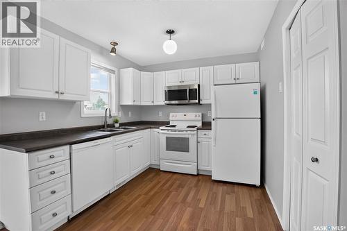 13 102 Pawlychenko Lane, Saskatoon, SK - Indoor Photo Showing Kitchen
