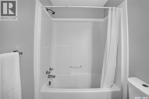 13 102 Pawlychenko Lane, Saskatoon, SK - Indoor Photo Showing Bathroom