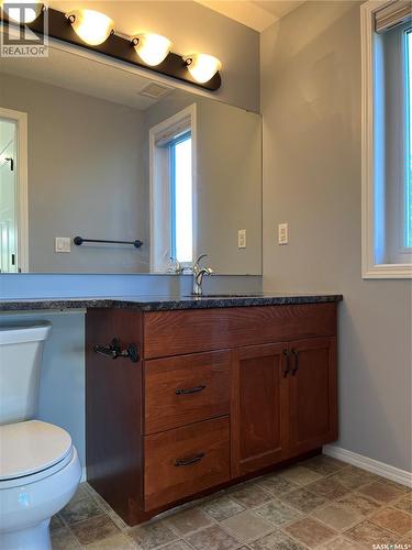 210 1220 Blackfoot Drive, Regina, SK - Indoor Photo Showing Bathroom