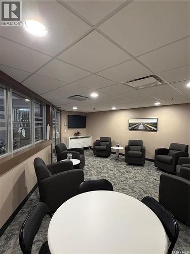 210 1220 Blackfoot Drive, Regina, SK - Indoor