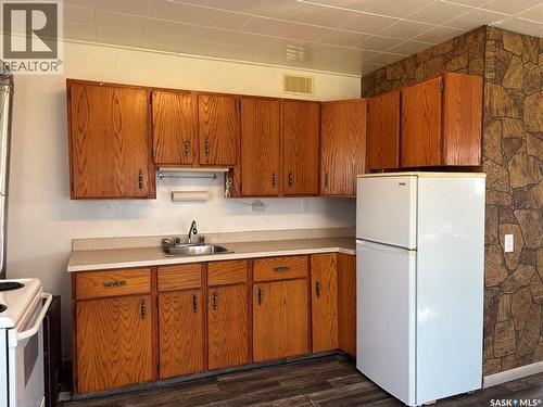 413 1St Avenue E, Spiritwood, SK - Indoor Photo Showing Kitchen