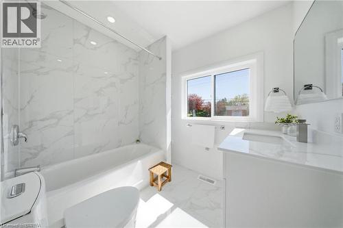 23 Aberdeen Street, Caledonia, ON - Indoor Photo Showing Bathroom