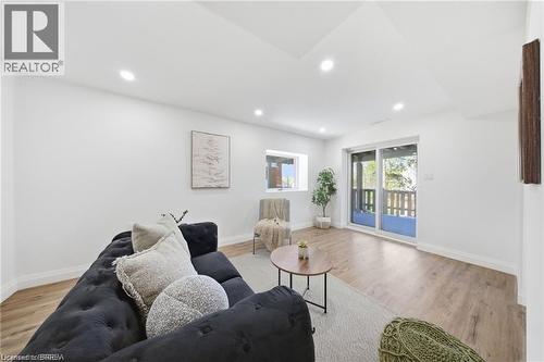 23 Aberdeen Street, Caledonia, ON - Indoor Photo Showing Living Room