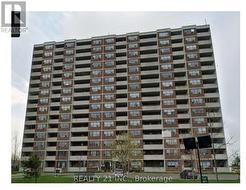 811 - 25 SUNRISE AVENUE S Toronto, ON M4A 2S2