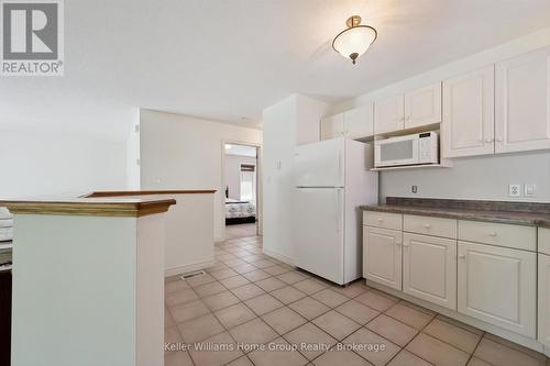 6 Parkside Drive, Guelph (Village By The Arboretum), ON - Indoor Photo Showing Kitchen