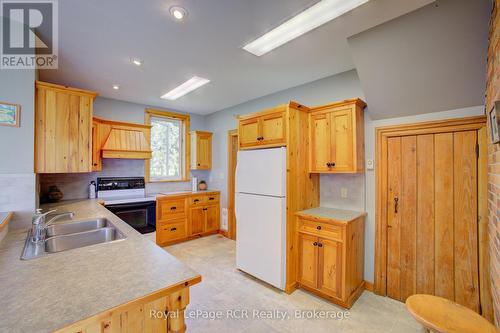 7120 Sixth Line, Centre Wellington, ON - Indoor Photo Showing Kitchen With Double Sink