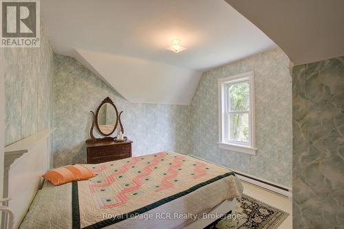 7120 Sixth Line, Centre Wellington, ON - Indoor Photo Showing Bedroom