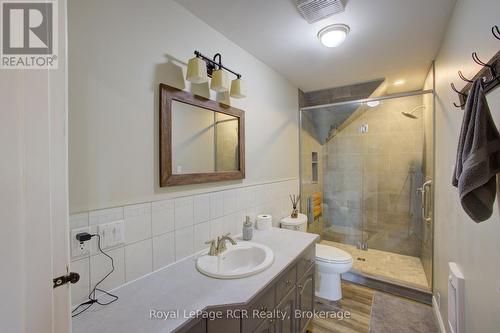 7120 Sixth Line, Centre Wellington, ON - Indoor Photo Showing Bathroom