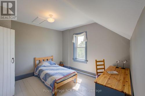 7120 Sixth Line, Centre Wellington, ON - Indoor Photo Showing Bedroom