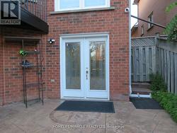 10 PINE BOUGH MANOR Richmond Hill, ON L4S 1A4