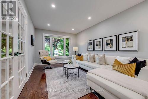 4544 The Gallops, Mississauga, ON - Indoor Photo Showing Living Room