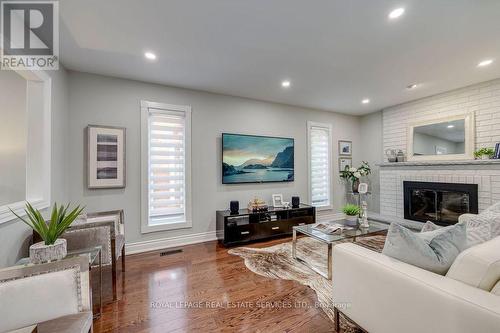 4544 The Gallops, Mississauga, ON - Indoor Photo Showing Living Room With Fireplace
