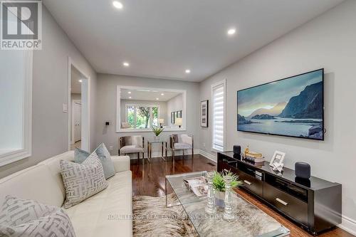 4544 The Gallops, Mississauga, ON - Indoor Photo Showing Living Room