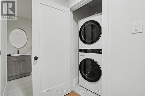 Apartment's washer and dryer. - 218 Woodland Avenue, Ottawa, ON - Indoor Photo Showing Laundry Room