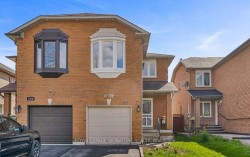 5502 Cosmic Crescent  Mississauga, ON L4Z 3R9