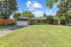 4 BANBURY ROAD Toronto, ON M3B 2L3