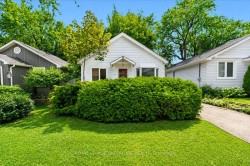 138 Gradwell Drive  Toronto, ON M1M 2N2