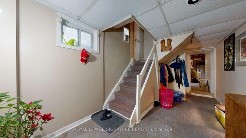 256 Ferris Road, Toronto, ON - Indoor Photo Showing Other Room