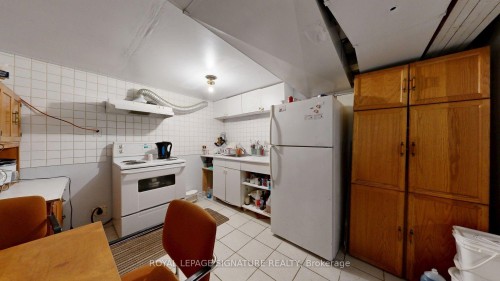 256 Ferris Road, Toronto, ON - Indoor Photo Showing Kitchen