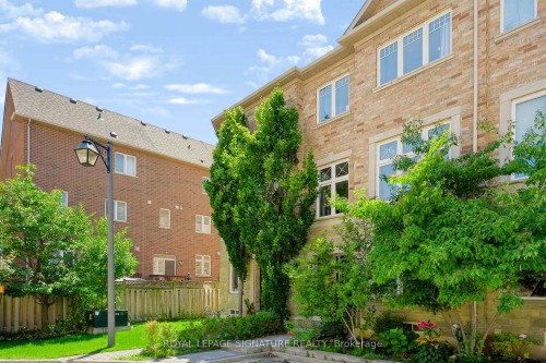 10 Clockwork Lane, Toronto, ON - Outdoor With Exterior