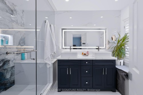 10 Clockwork Lane, Toronto, ON - Indoor Photo Showing Bathroom