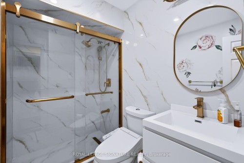 10 Clockwork Lane, Toronto, ON - Indoor Photo Showing Laundry Room