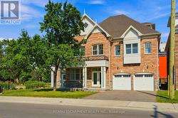1959 BARBERTOWN ROAD  Mississauga, ON L5M 6A4