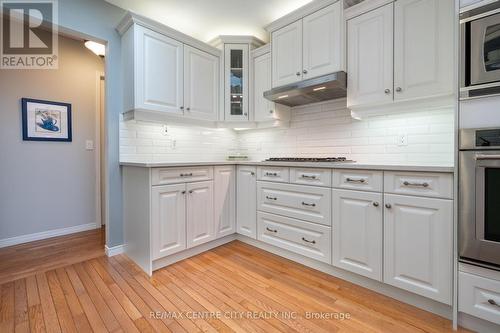 61 Aberdeen Drive, Middlesex Centre (Coldstream), ON - Indoor Photo Showing Kitchen