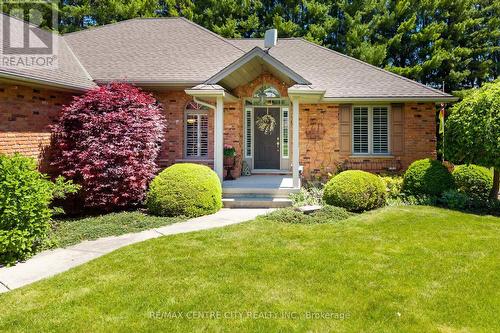 61 Aberdeen Drive, Middlesex Centre (Coldstream), ON - Outdoor With Facade
