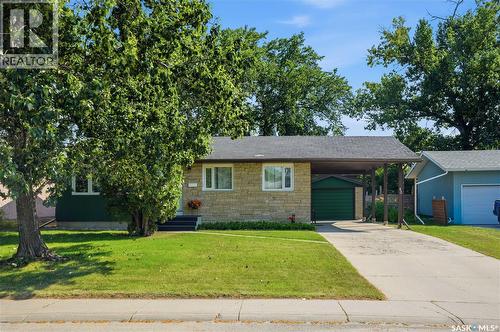 43 Columbia Drive, Saskatoon, SK - Outdoor