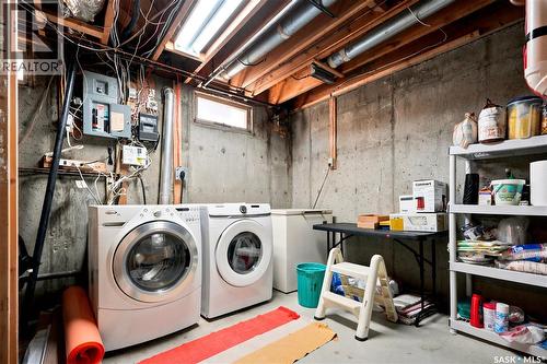 43 Columbia Drive, Saskatoon, SK - Indoor Photo Showing Laundry Room