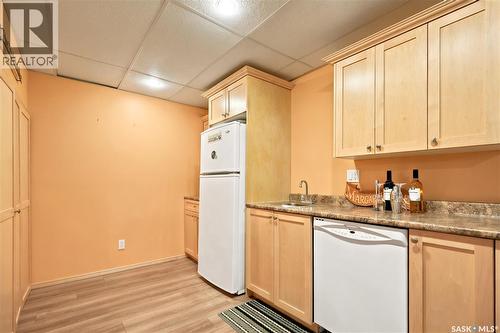 43 Columbia Drive, Saskatoon, SK - Indoor Photo Showing Kitchen