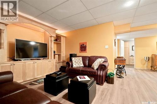 43 Columbia Drive, Saskatoon, SK - Indoor Photo Showing Living Room