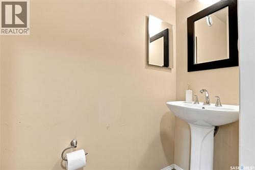 110 Stepney Crescent, Saskatoon, SK - Indoor Photo Showing Bathroom