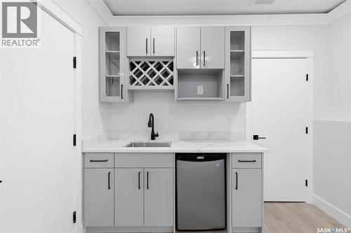 1215 Nightingale Terrace, Saskatoon, SK - Indoor Photo Showing Kitchen