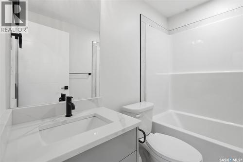 1215 Nightingale Terrace, Saskatoon, SK - Indoor Photo Showing Bathroom