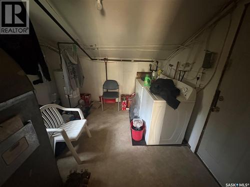921 Argyle Street, Regina, SK - Indoor