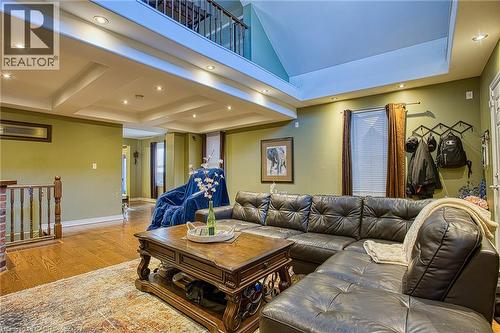 227 Beach Road, Hamilton, ON - Indoor Photo Showing Living Room