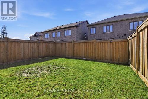 Separate side entrance to the basement - 94 Conarty Crescent, Whitby, ON - Outdoor