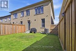 Separate side entrance to the basement - 