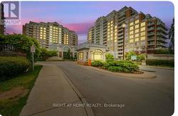 901 - 330 RED MAPLE ROAD W Richmond Hill, ON L4C 0T6